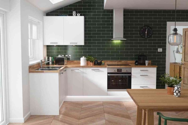 33 MẪU THIẾT KẾ NỘI THẤT PHÒNG BẾP 33 MẪU THIẾT KẾ NỘI THẤT PHÒNG BẾP - showroom noi that nhap khau Dark green kitchen tiles 800x533